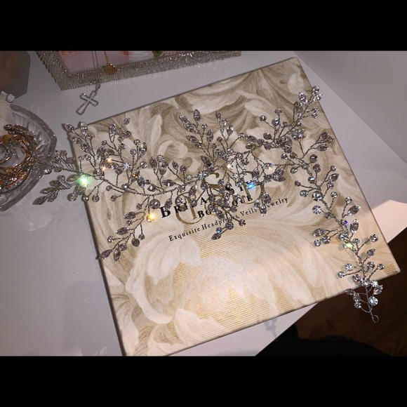 Swarovski crystal vine headpiece - Picture 2 of 16